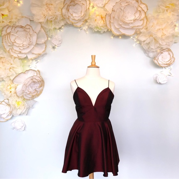 NWT Sherri Hill Cocktail Dress - Burgundy Size 14 👗 - Picture 1 of 2